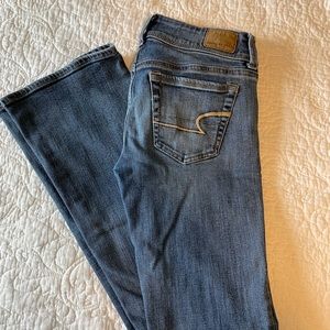 Women’s American Eagle Super Stretch Kick Boot denim. Light wash. Size 0 Long